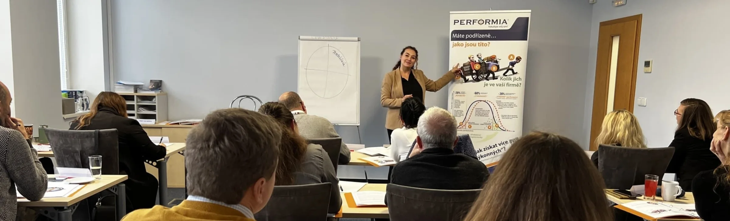 Lucie Spáčilová přednáší na semináři