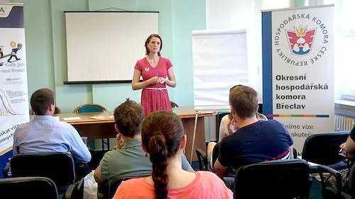 Marta Machovská přednáší v Okresní hospodářské komoře Břeclav